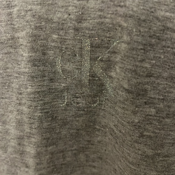 Calvin Klein - Picture 3 of 4